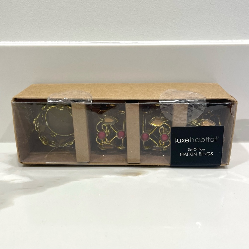🟠5/$25 NEW Luxe Habitat Set Of Four Napkin Rings